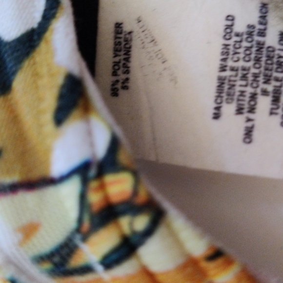 REALLY cool shirt, material is hard to explain size XL super soft and comfy - Picture 7 of 7